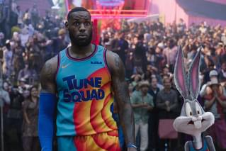 Nba選手レブロン ジェームズがワーナー映画の人気キャラとバトル スペース プレイヤーズ 8月公開 映画ニュース 映画 Com